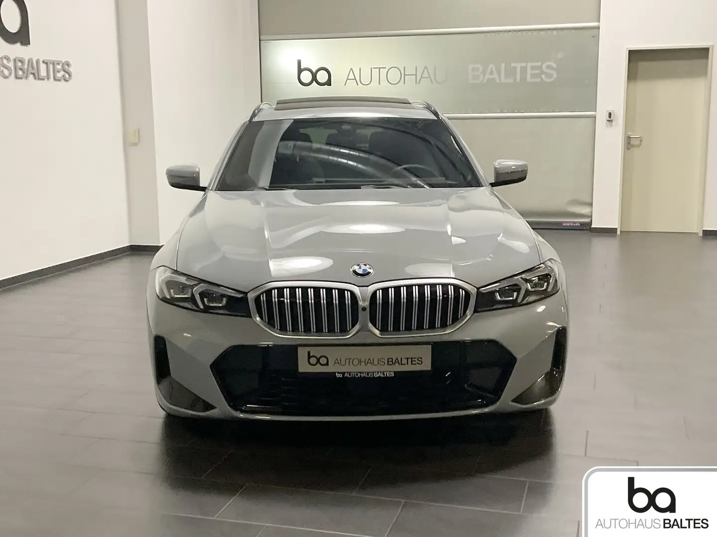 BMW 320 320i Touring M Sport Inno/Pano/Comf/Hifi/ACC/AHK Gris - 2