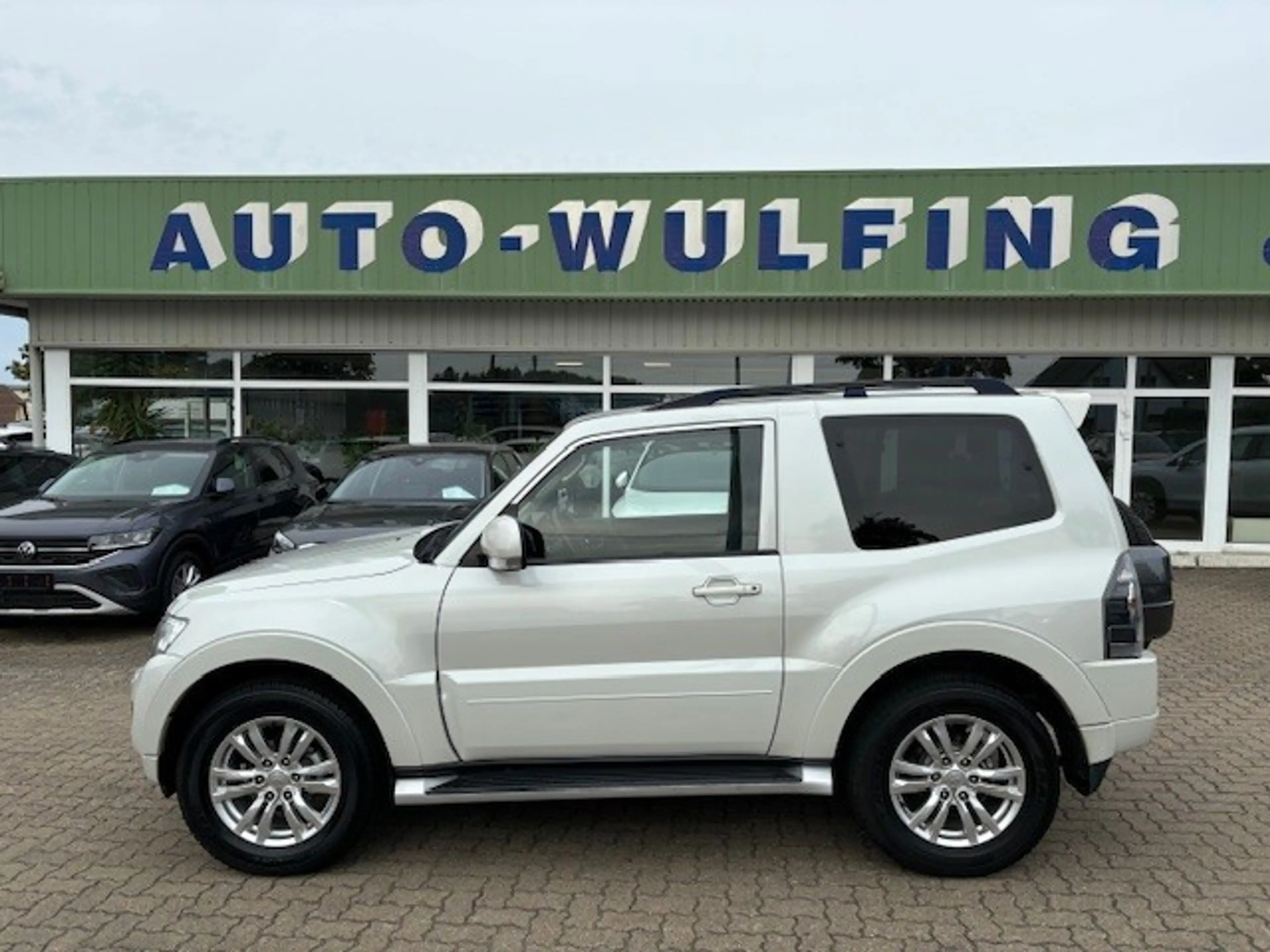Mitsubishi Pajero 3,2 DI-D Automatik Edition 100