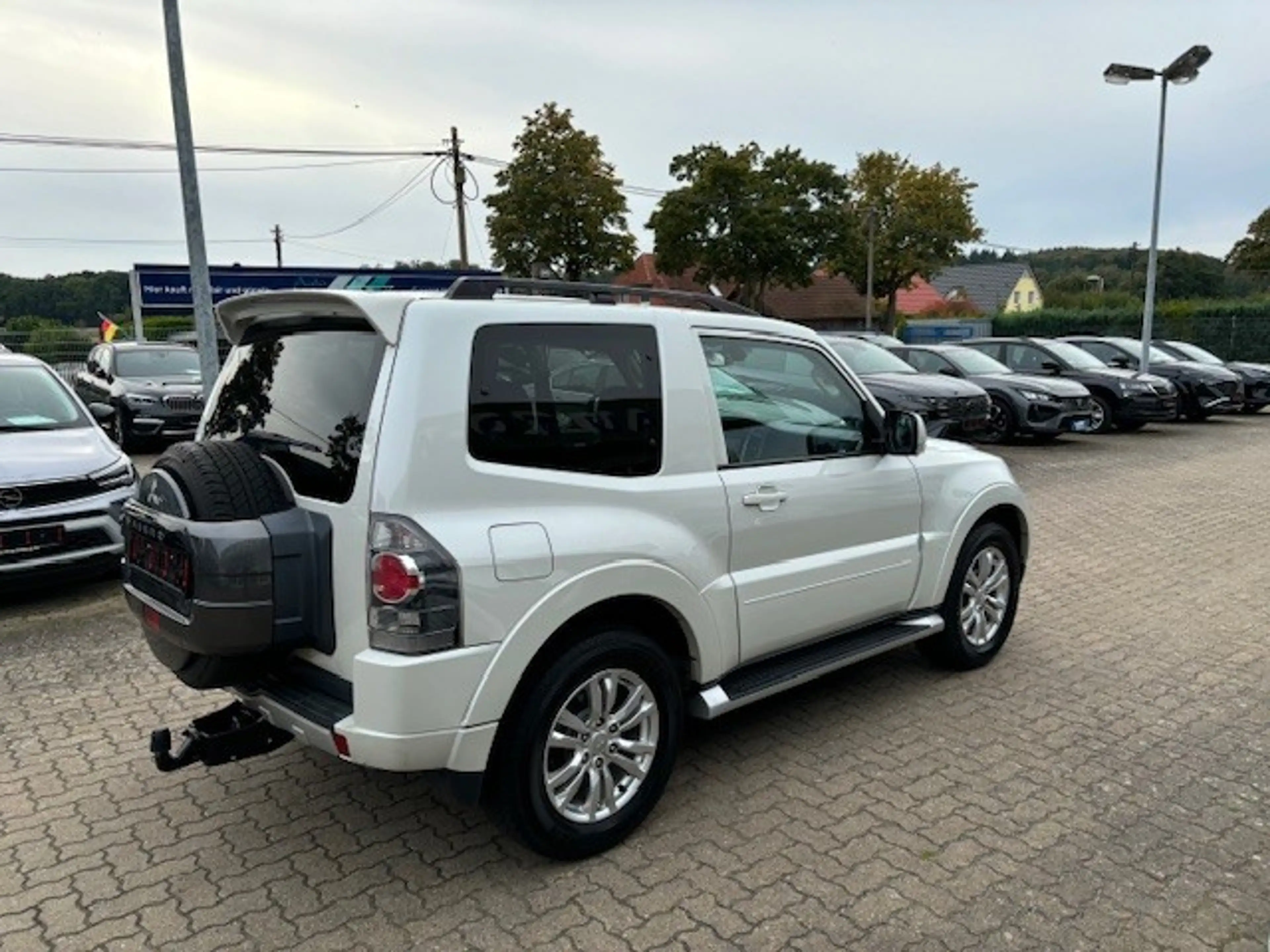 Mitsubishi Pajero 3,2 DI-D Automatik Edition 100 — photo 4