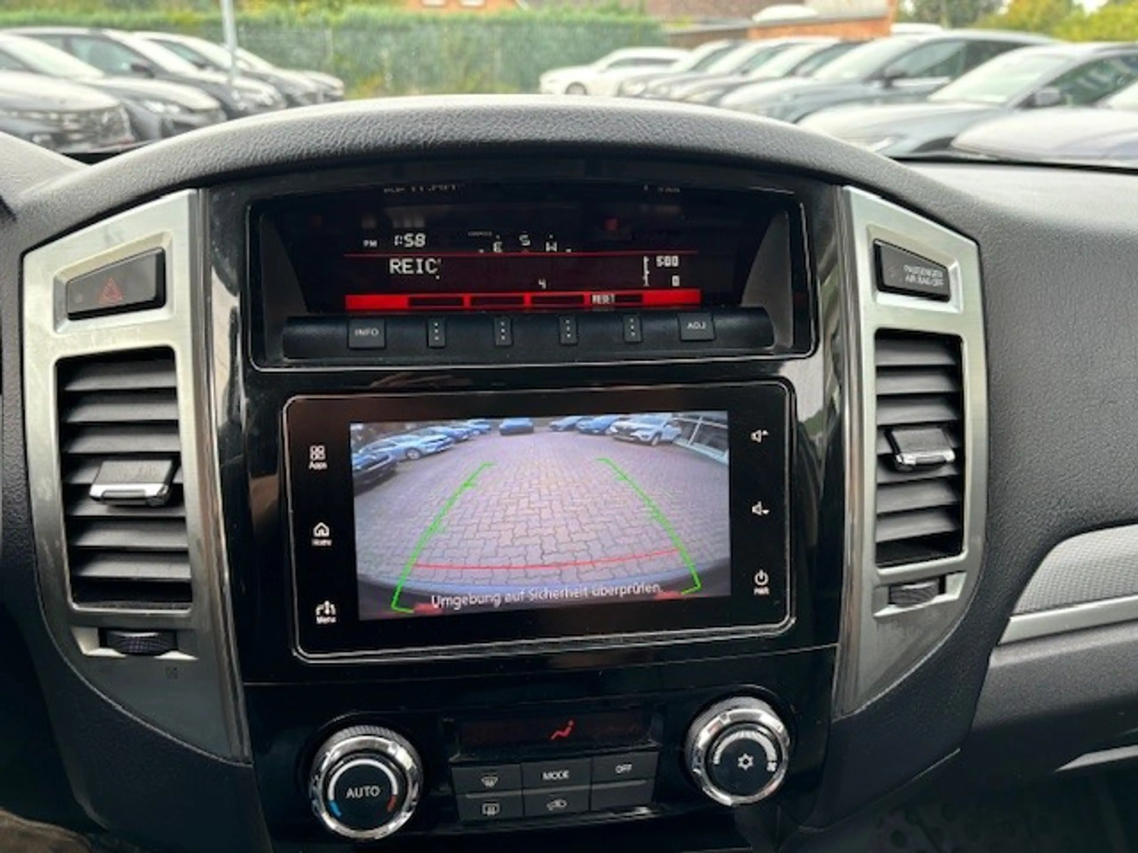Mitsubishi Pajero 3,2 DI-D Automatik Edition 100 — photo 14