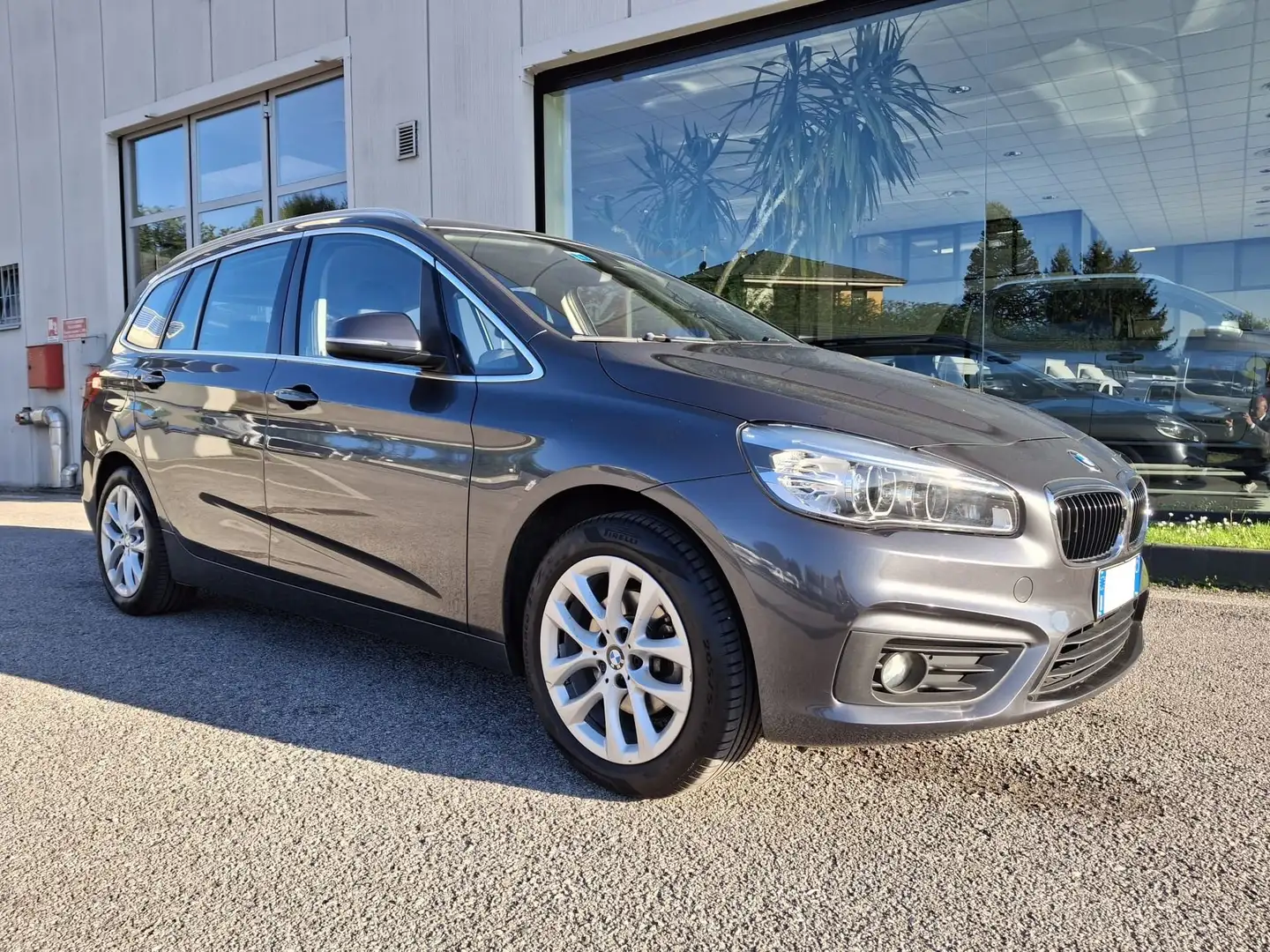 BMW 216 216d - Gran Tourer Luxury Šedá - 1