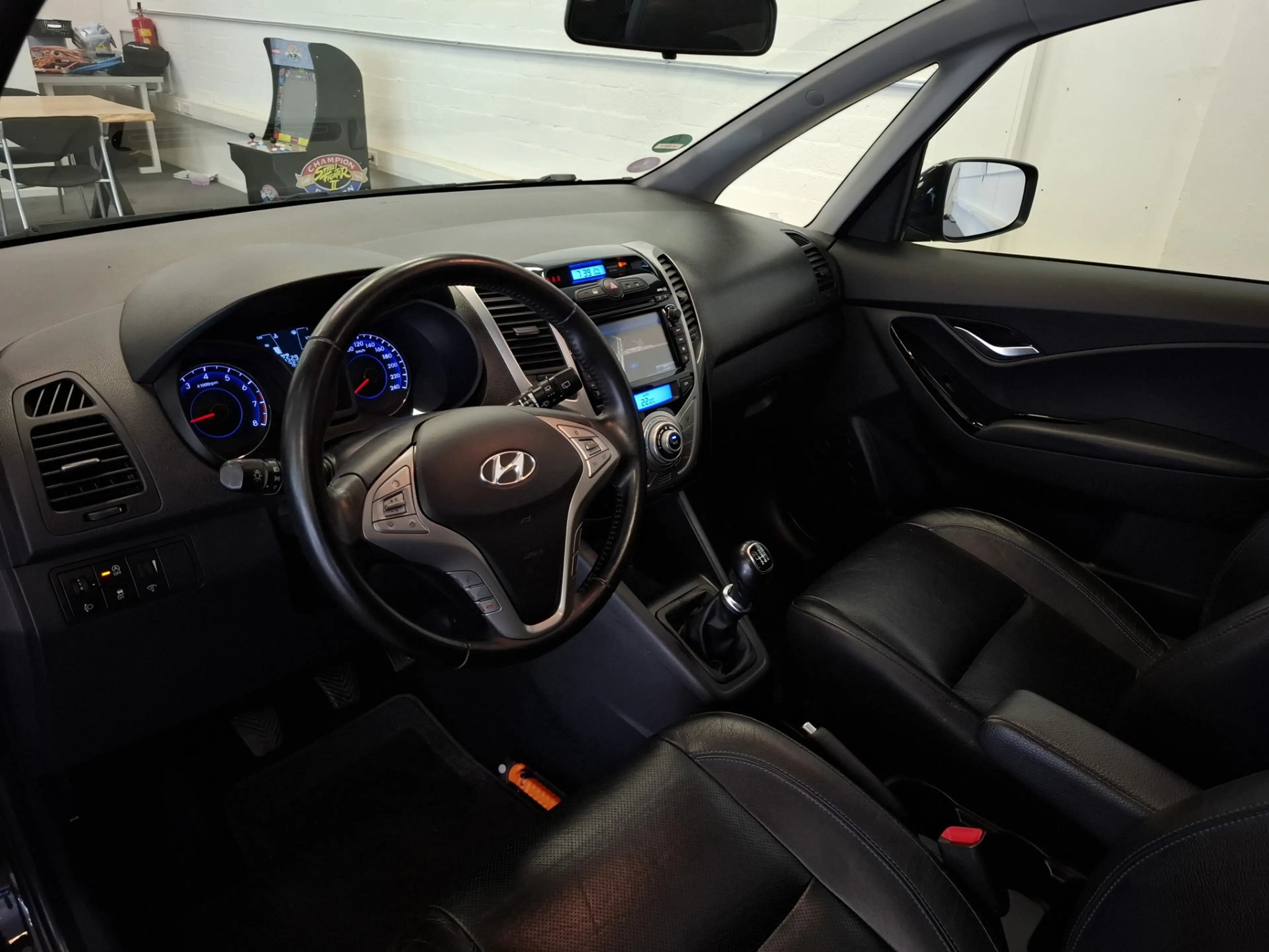 Hyundai iX20 1.6i i-Catcher Leder Trekhaak Navi Schuif/kantelda — photo 8