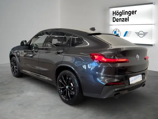 BMW X4 view 10