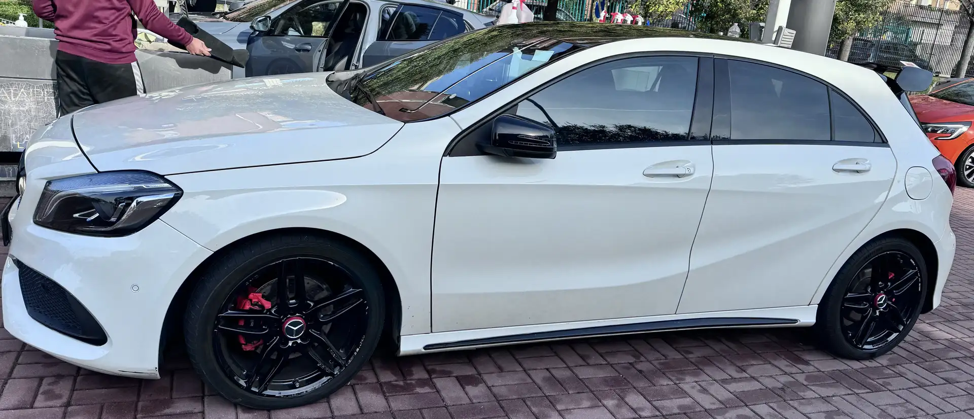 Mercedes-Benz A 35 AMG Mercedes-Benz con allestimento AMG Style, interni - 2