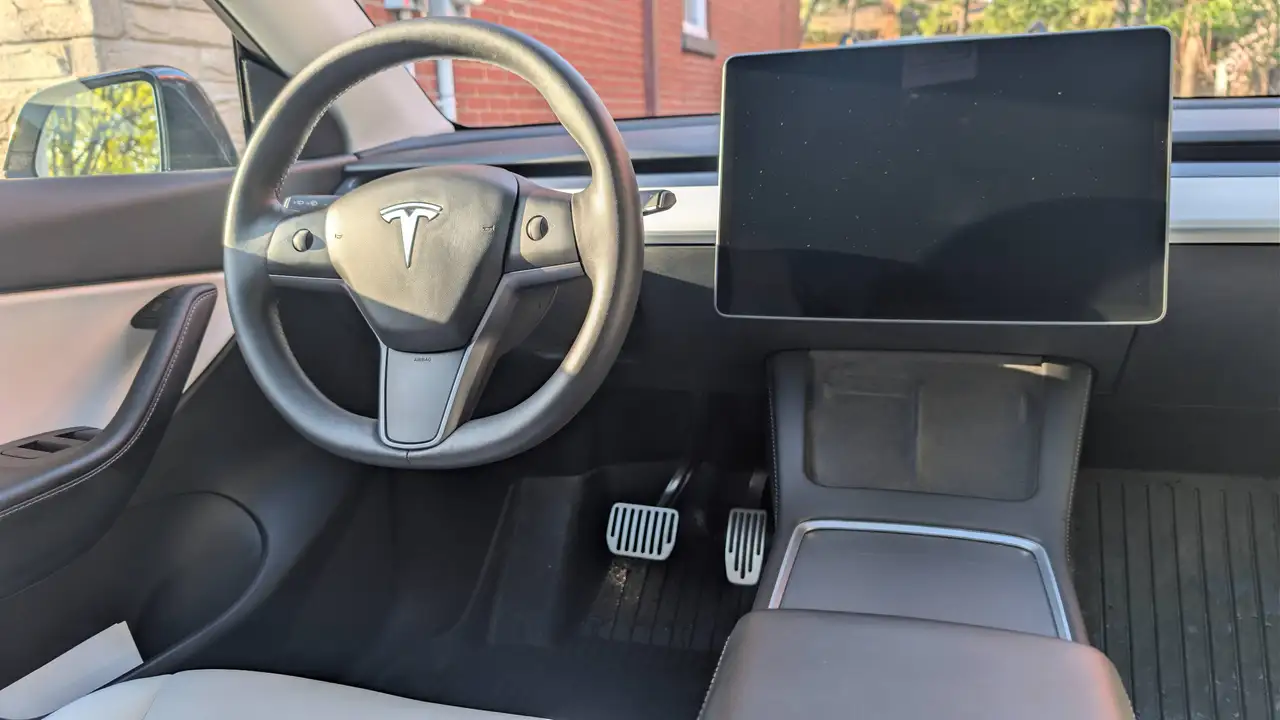 Tesla Model Y снимка Tesla Model Y