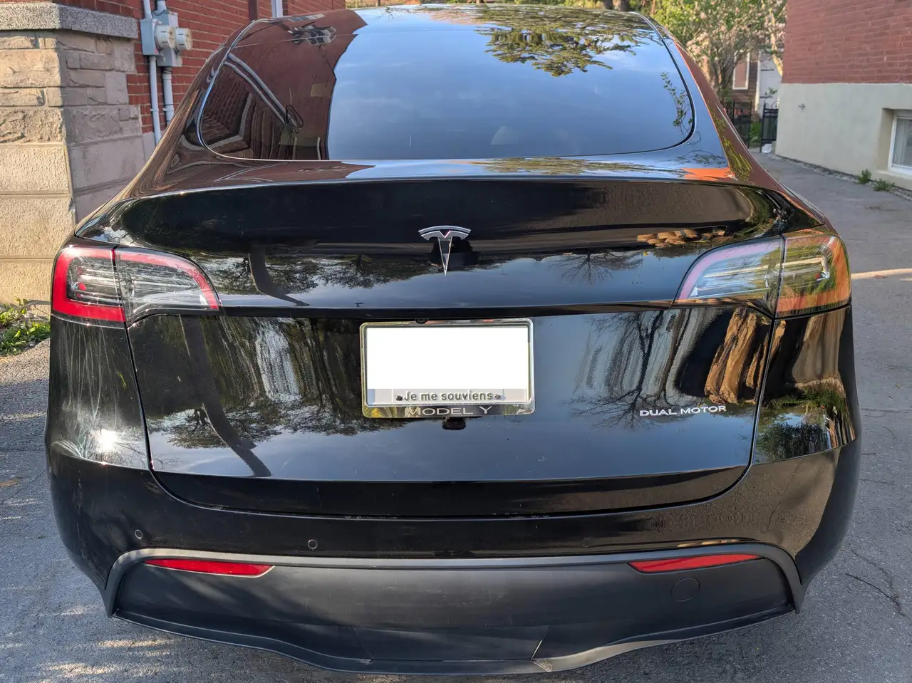 Tesla Model Y снимка Tesla Model Y