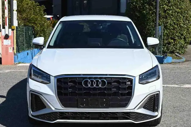 Audi Q2 view 2