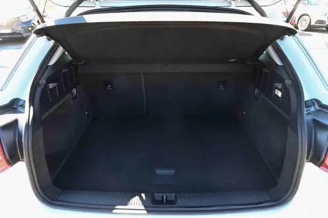 Audi Q2 view 8