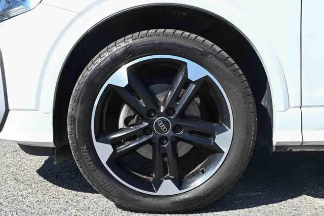 Audi Q2 view 9