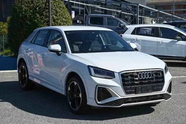 Audi Q2 view 3