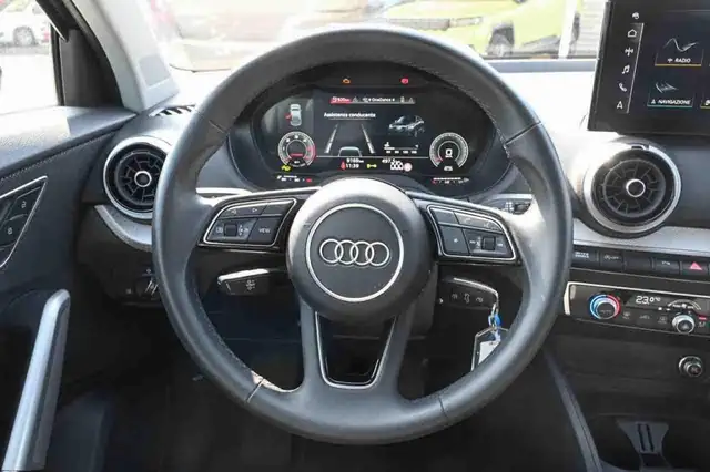 Audi Q2 view 15
