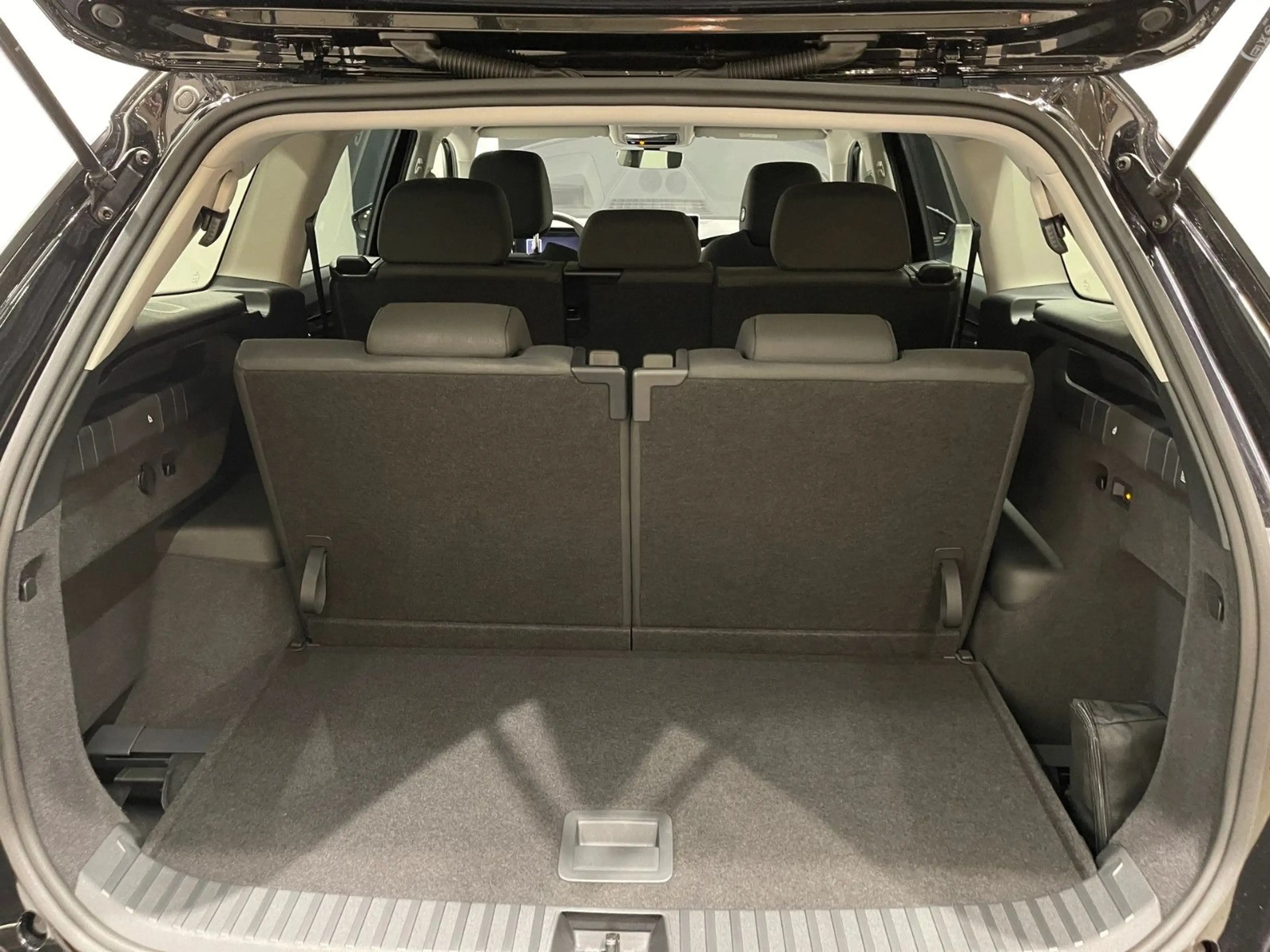 Skoda Kodiaq 2.0 TDI 4X4 DSG Selection Suite 7-Si VOLL — photo 7