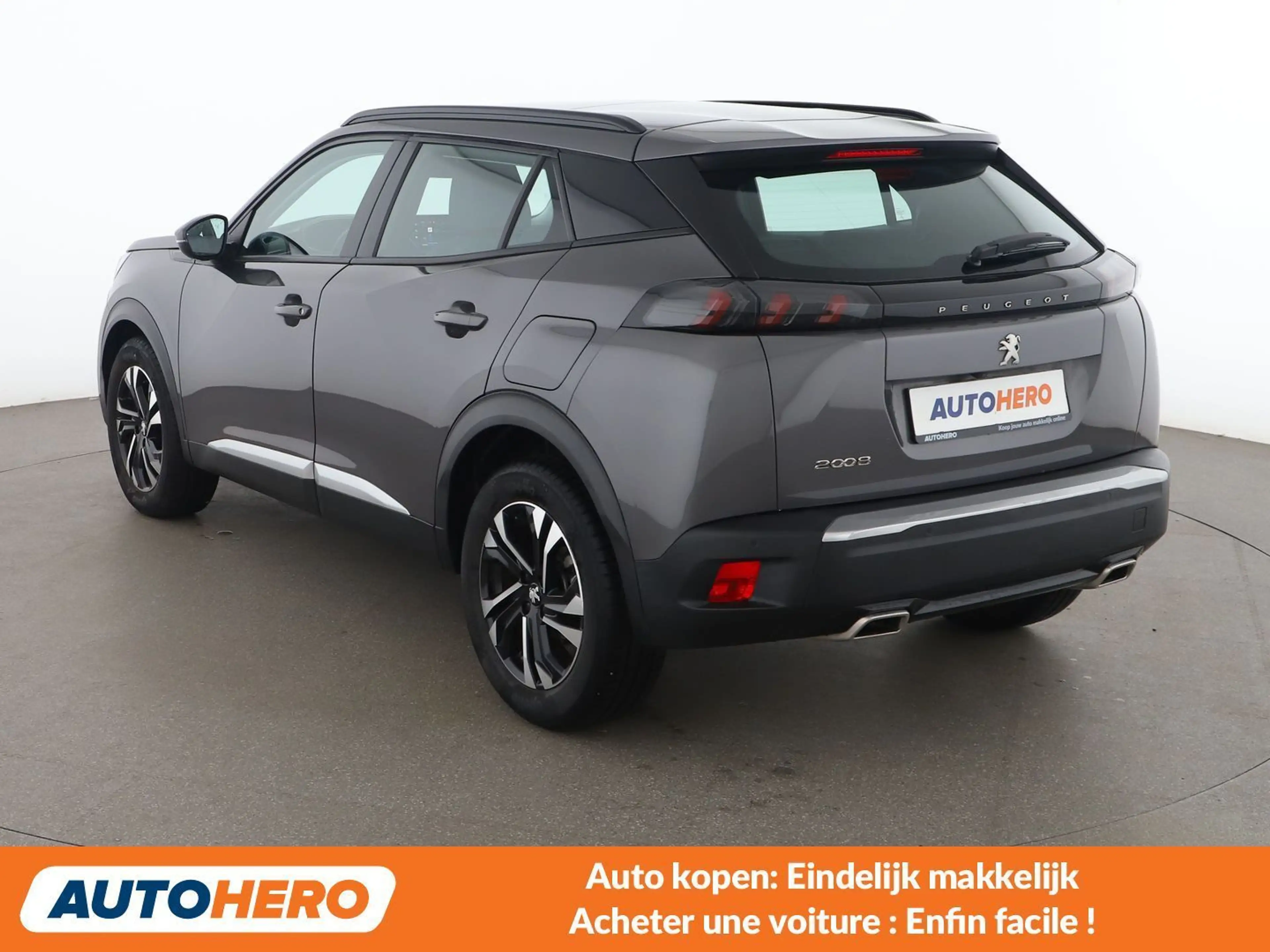 Peugeot 2008 1.2 PureTech Allure — photo 4