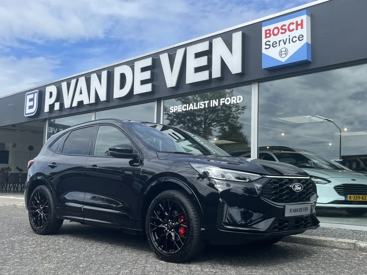 Ford Kuga 2.5 PHEV ST-Line X Black Pack 243pk e-CVT Automaat Schwarz - 1
