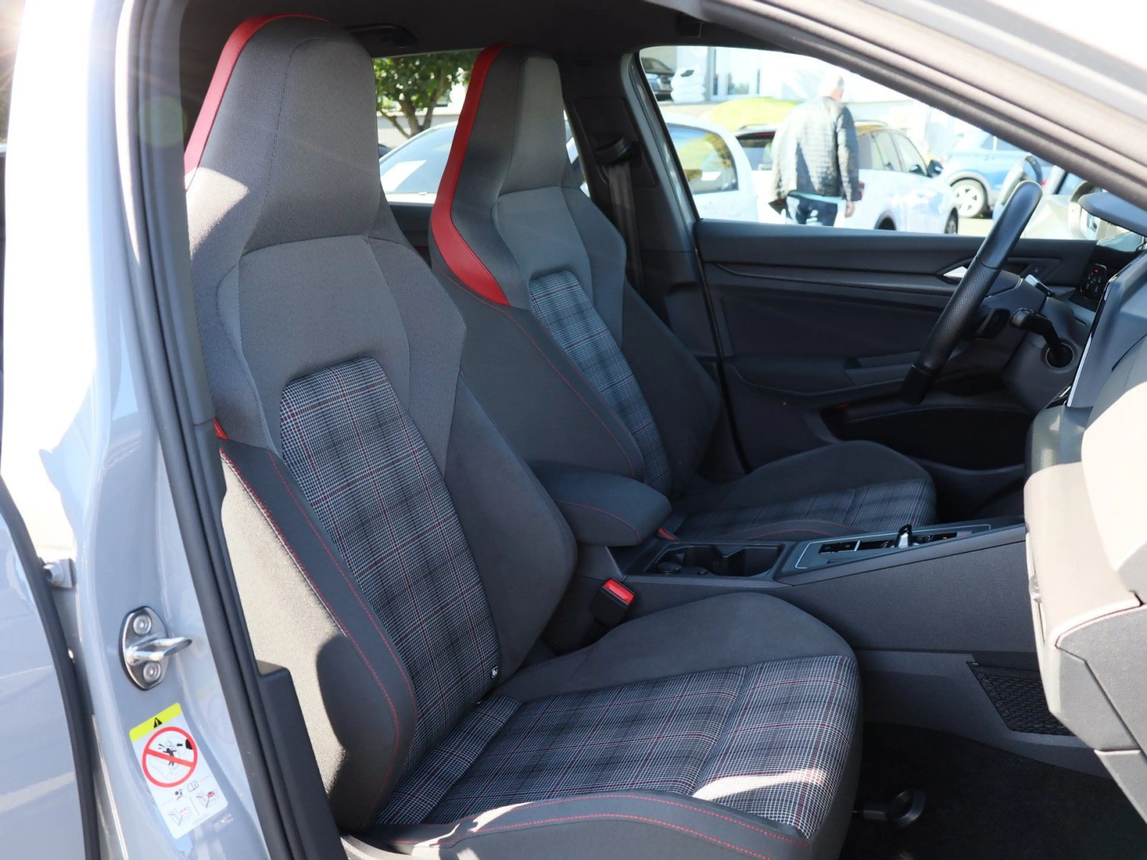 Volkswagen Golf GTI Golf VIII nza 2.0TSI GTI DSG DCC Matrix HK Kamer — photo 7