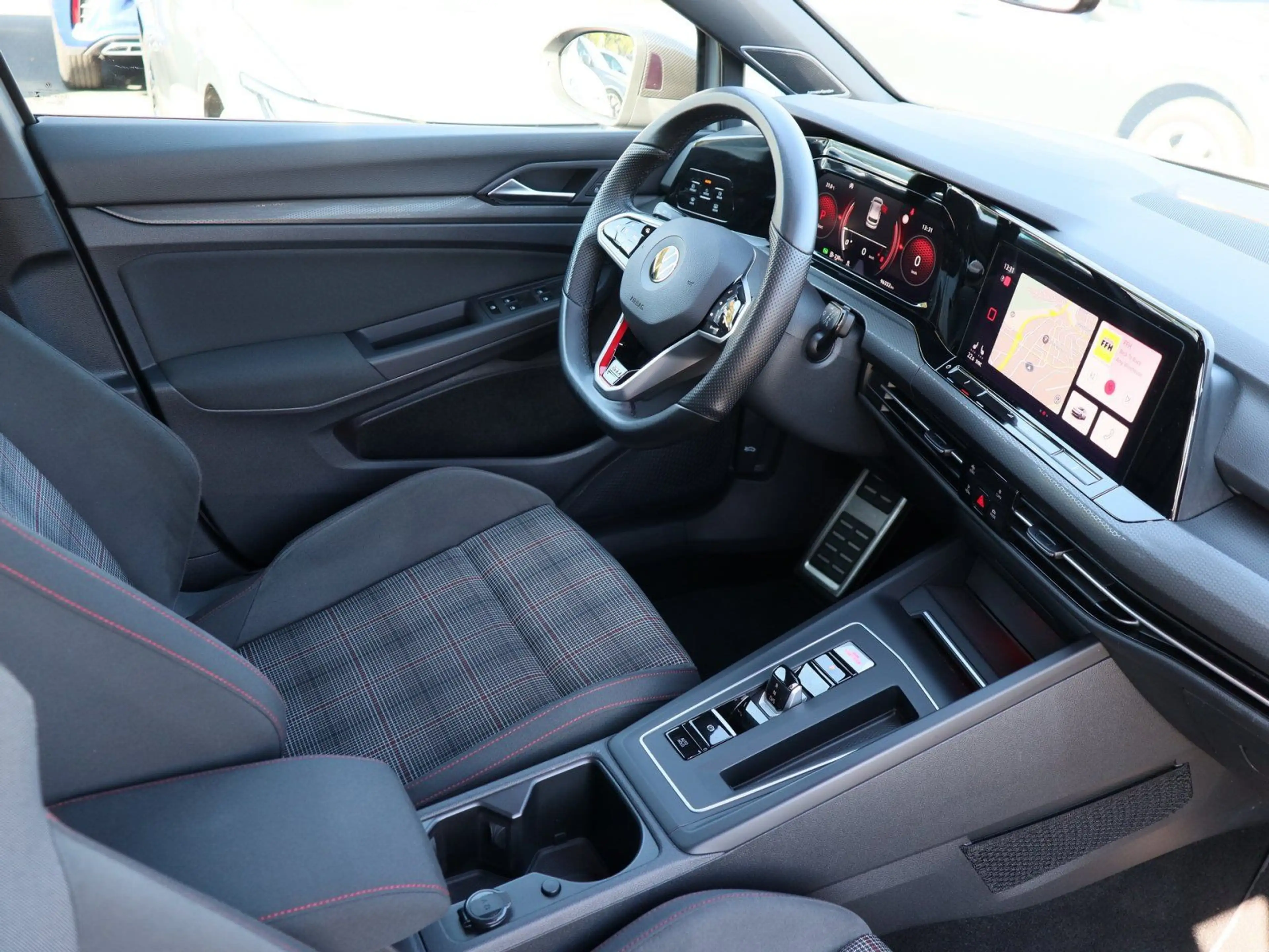 Volkswagen Golf GTI Golf VIII nza 2.0TSI GTI DSG DCC Matrix HK Kamer — photo 4