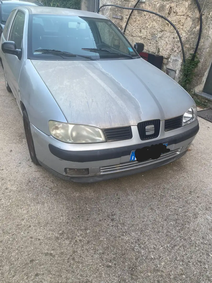 SEAT Ibiza Ibiza 3p 1.4 Soul Gris - 2