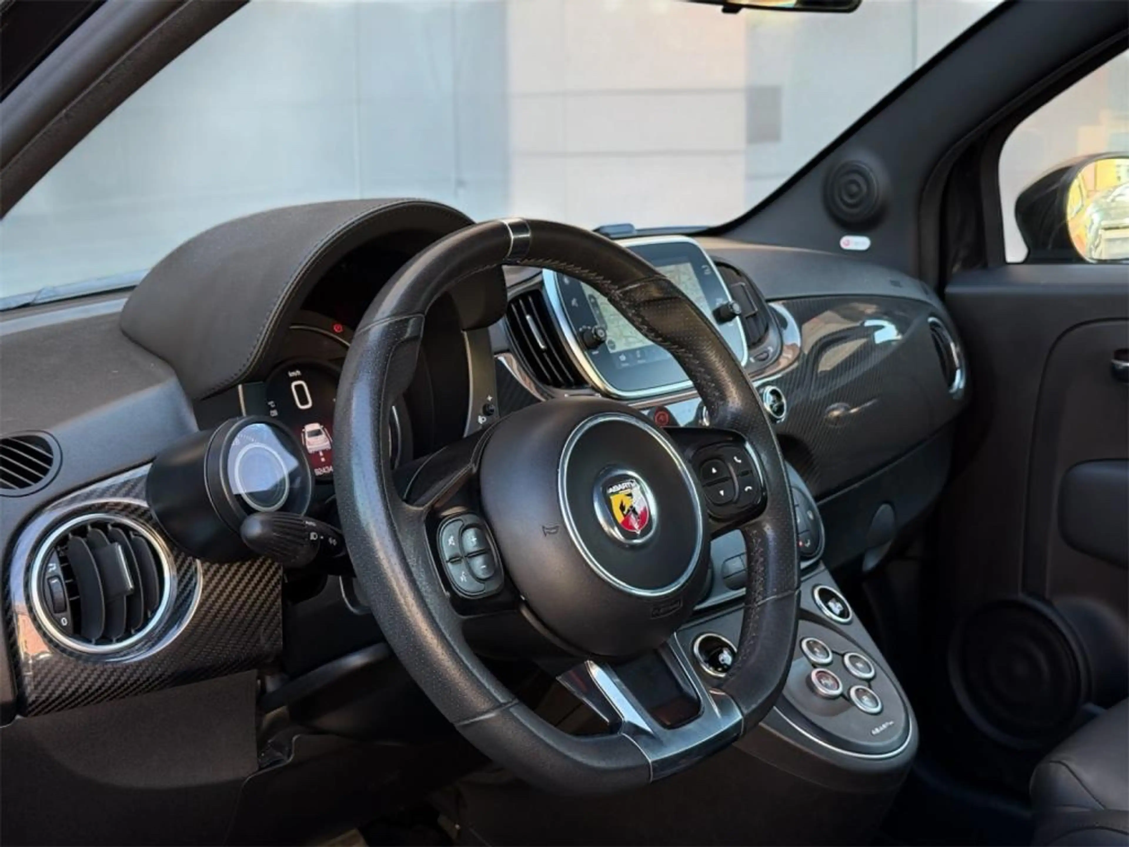 Abarth 595 SCORPIONEORO CARBON FACELIFT BEATS — photo 8