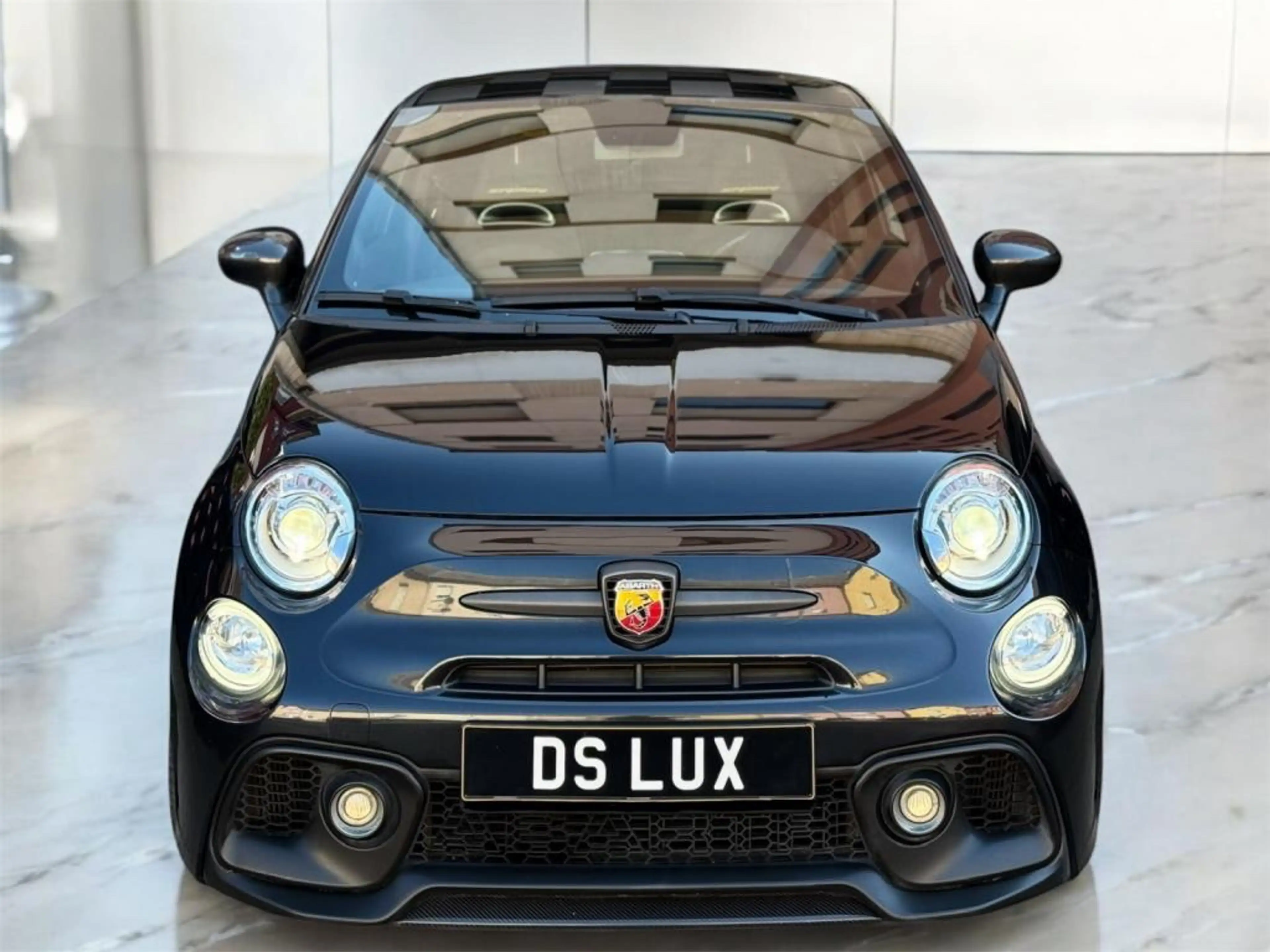 Abarth 595 SCORPIONEORO CARBON FACELIFT BEATS — photo 2