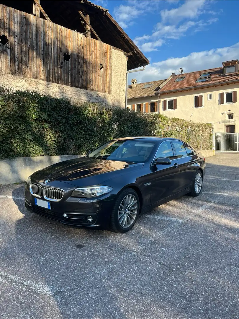 BMW 530 530e allestimento Luxury Grigio - 2