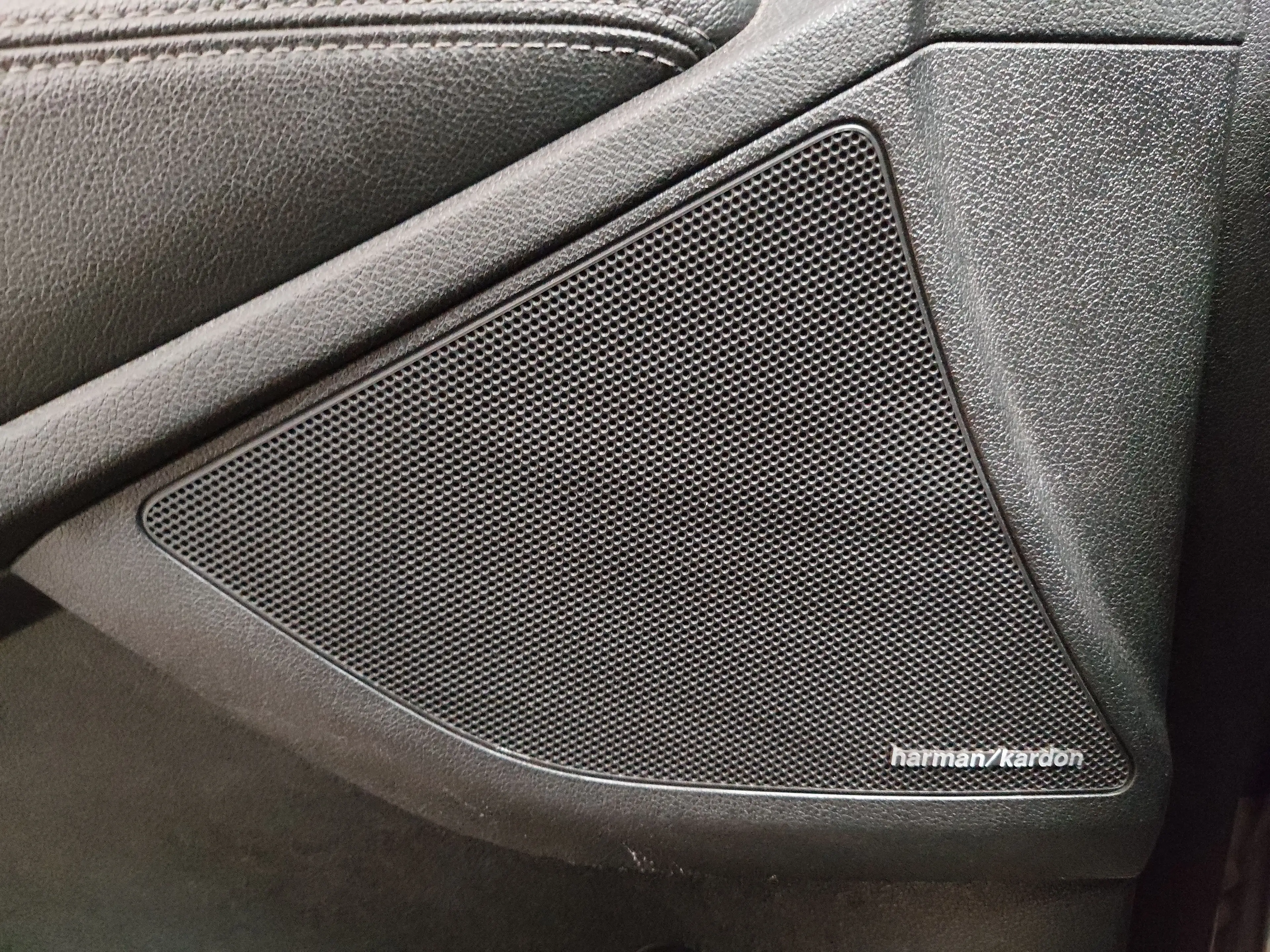 Kia Sorento — photo 15
