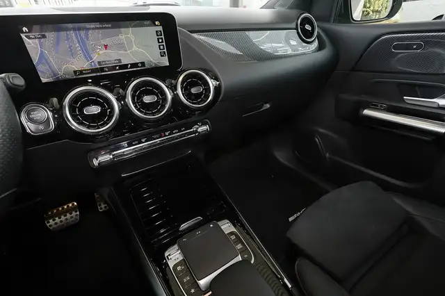 Mercedes-Benz B-Class view 9