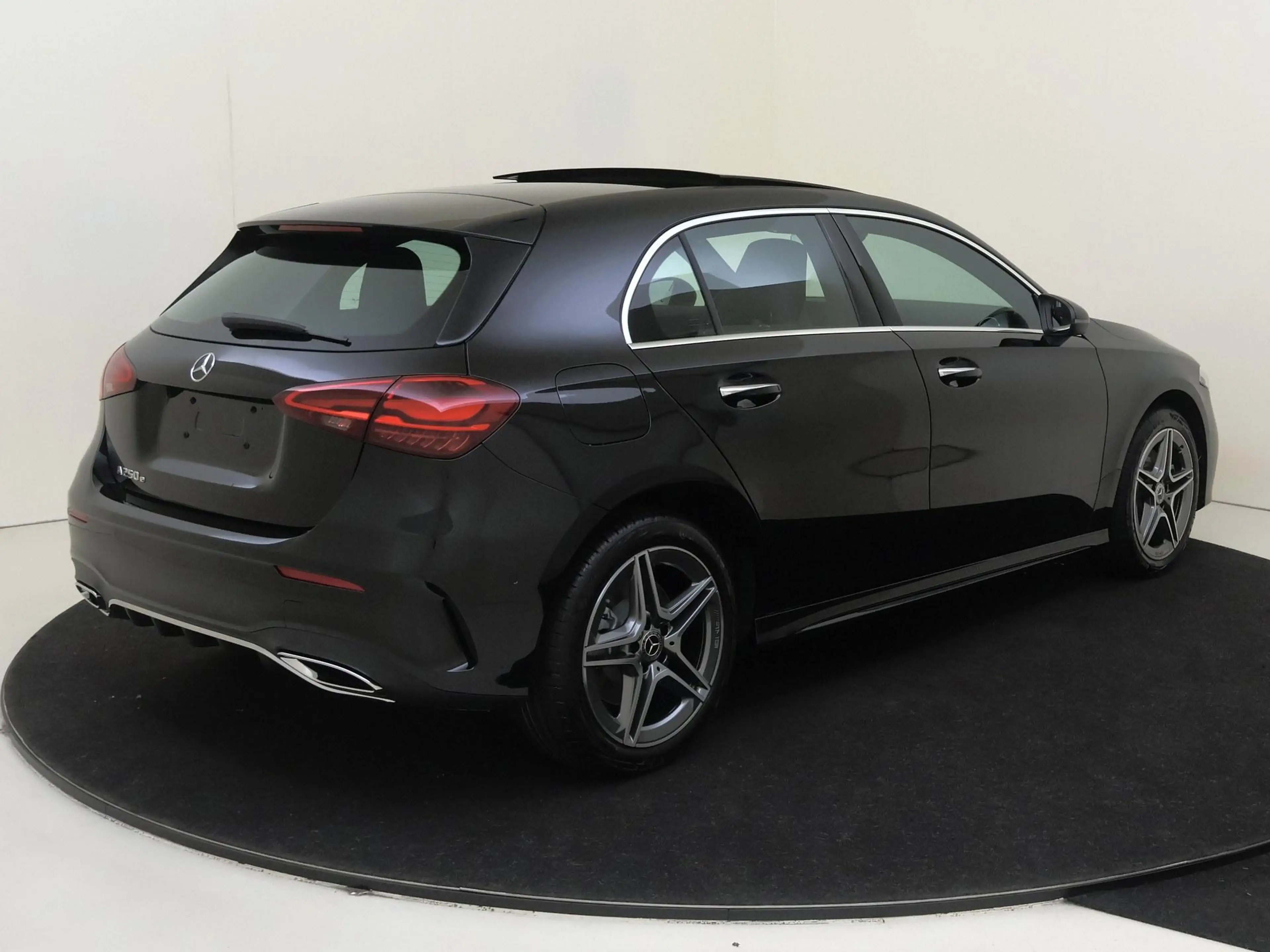 Mercedes-Benz A 250 e Business Solution AMG Panoramadak - Carplay - St — photo 4