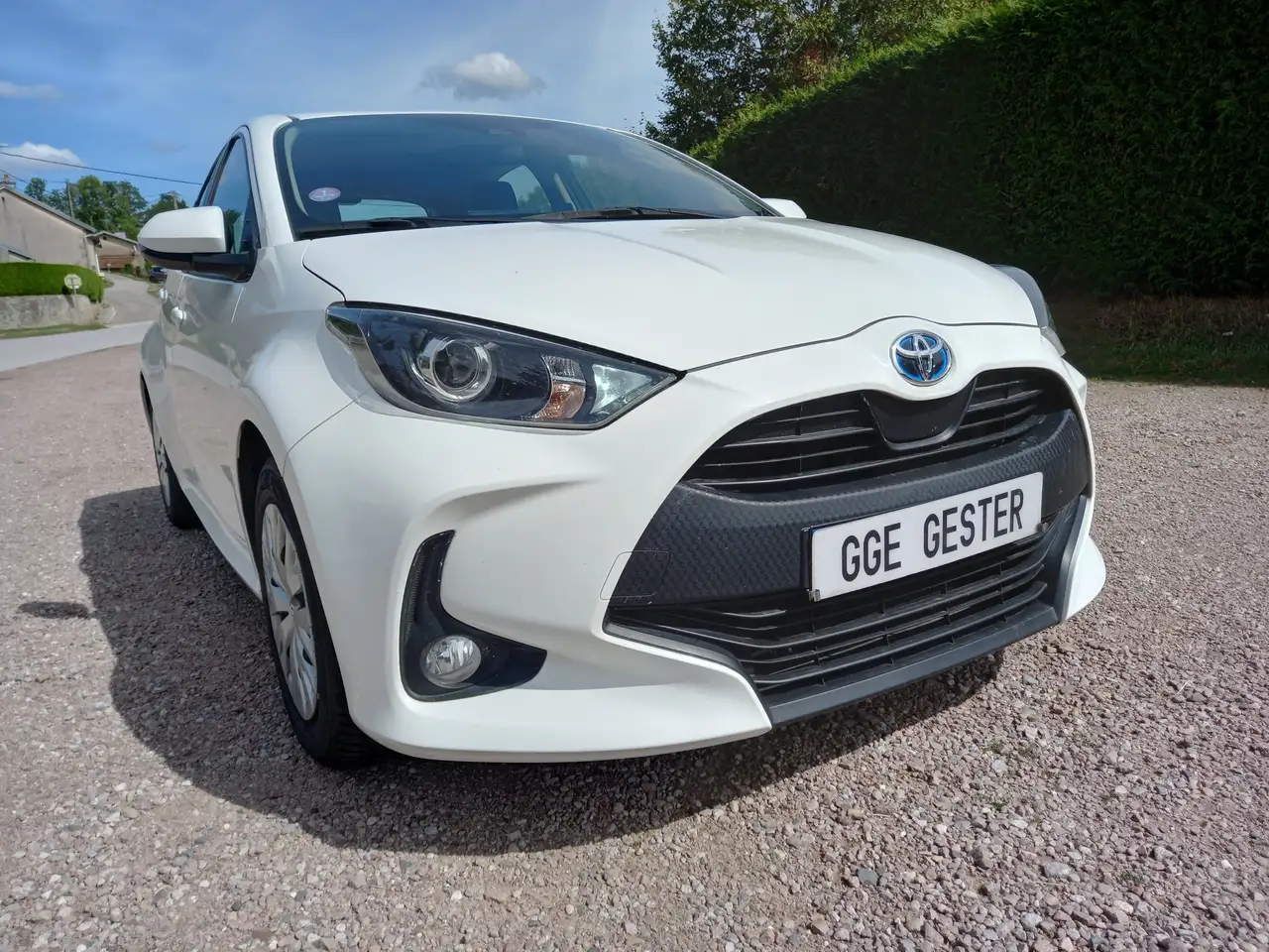 Toyota Yaris Yaris — photo 2