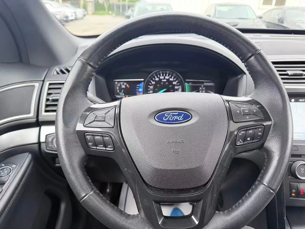 Ford Explorer fotografie Ford Explorer