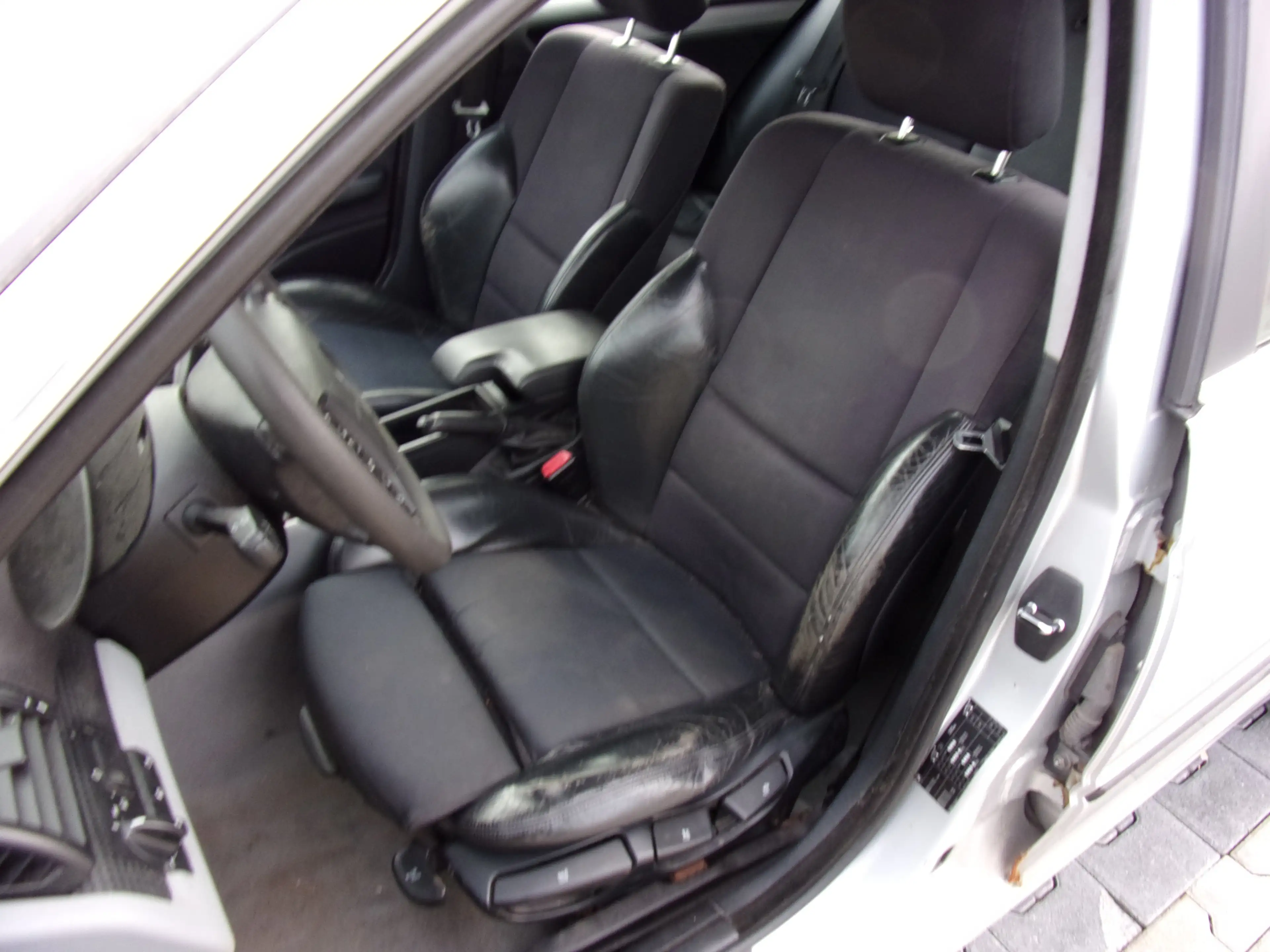 BMW 325 325xi touring — photo 10