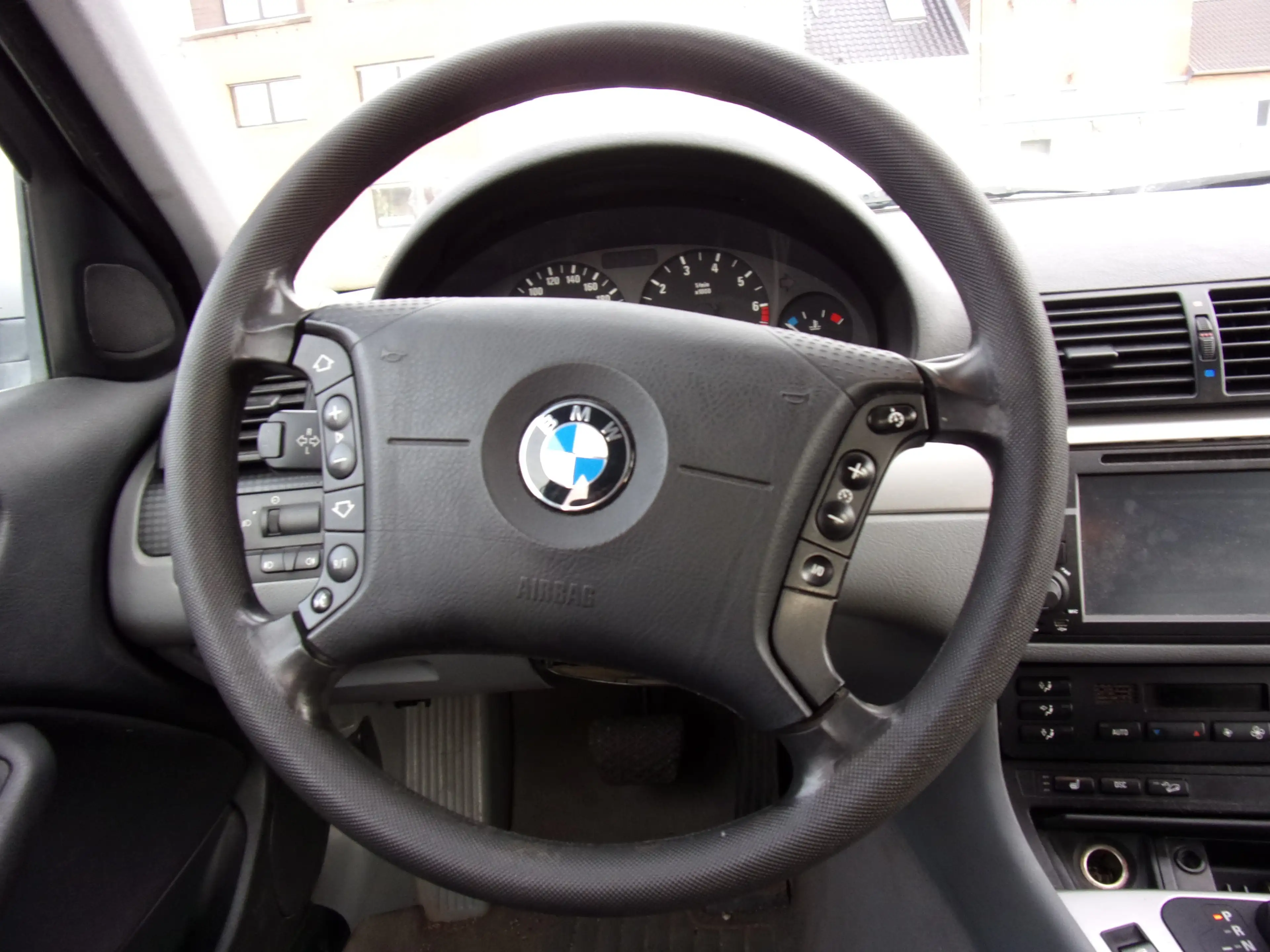 BMW 325 325xi touring — photo 12