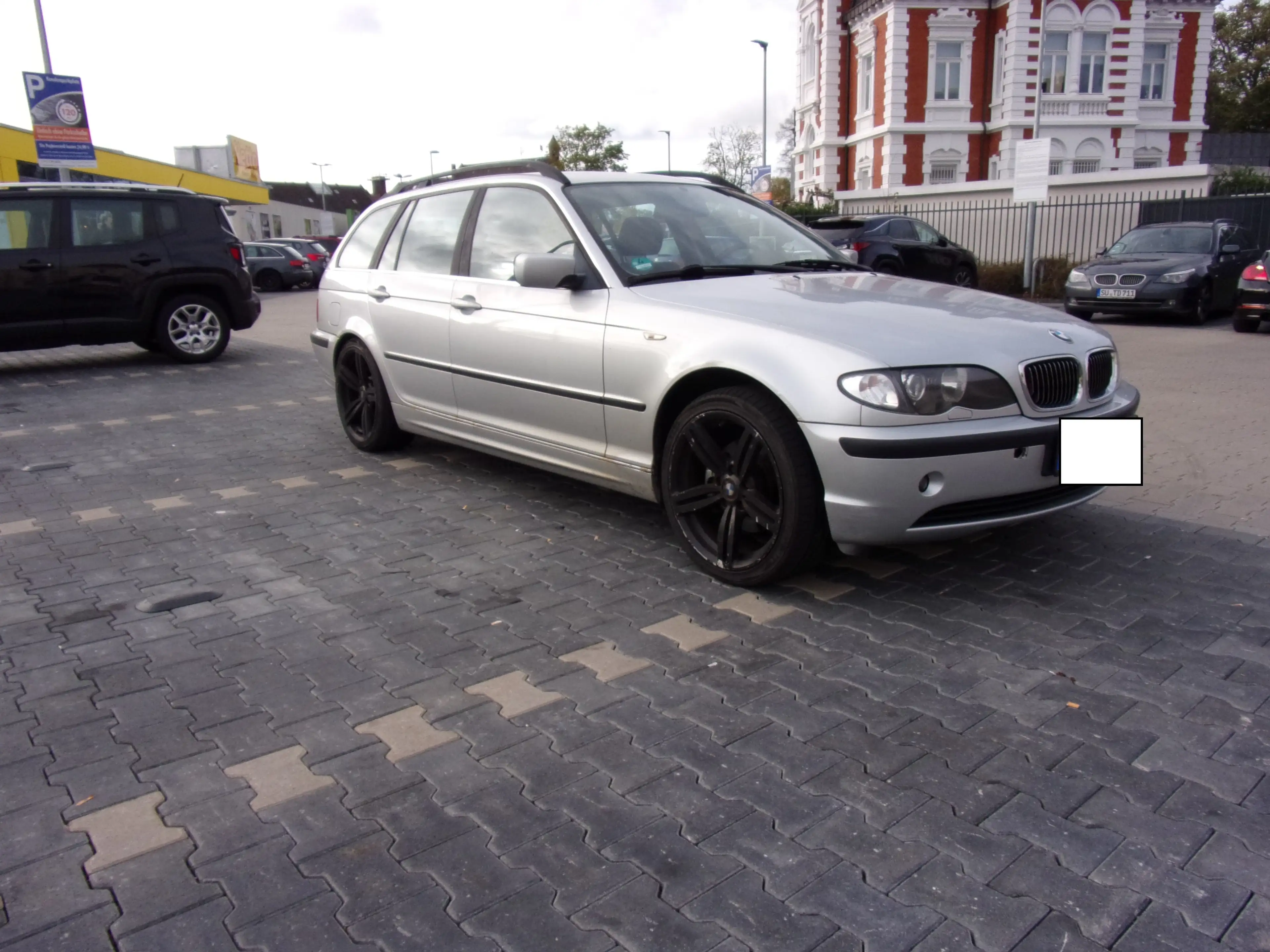 BMW 325 325xi touring — photo 8