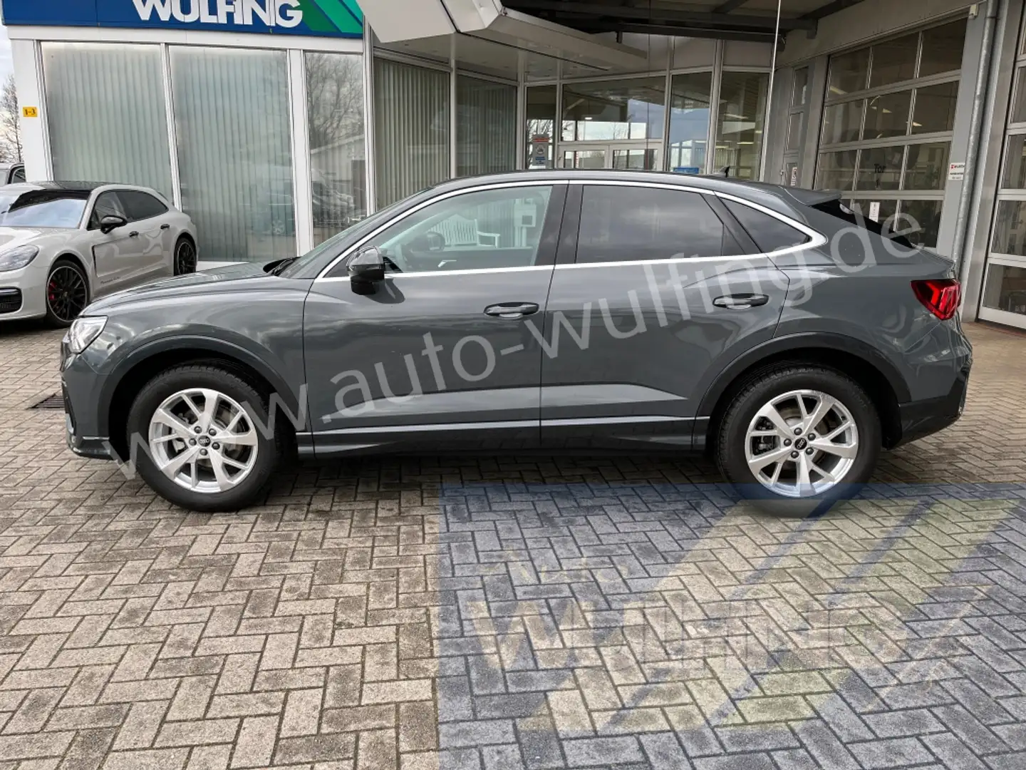 Audi Q3 Sportback 35 TFSI S-Tronic AHK ACC RFK Keyless Szürke - 2