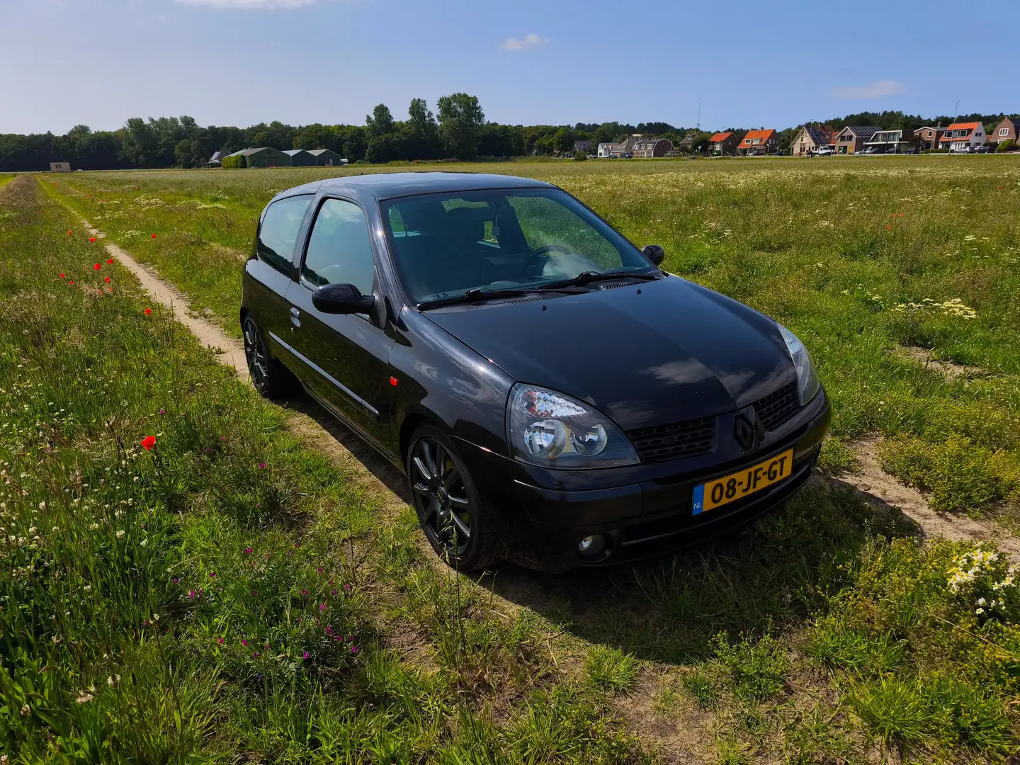 Renault Clio 1.6-16V Dynamique met werkende airco Zwart - 1
