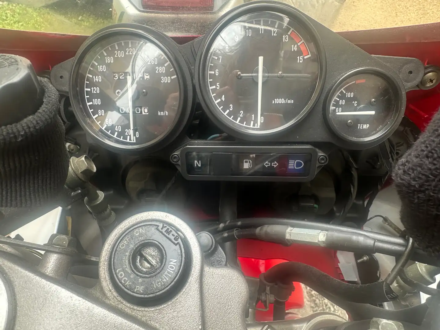 Yamaha YZF 750 Yamaha vfr 750 Rouge - 2
