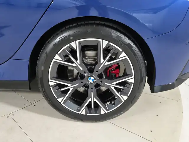 BMW 1 Series view 15