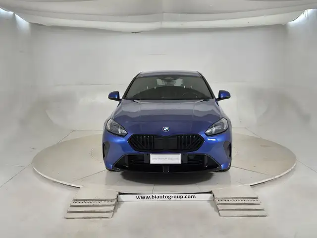 BMW 1 Series view 3