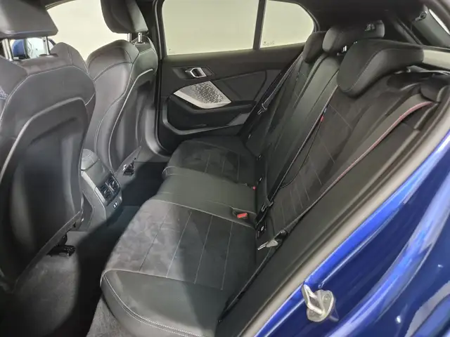 BMW 1 Series view 8