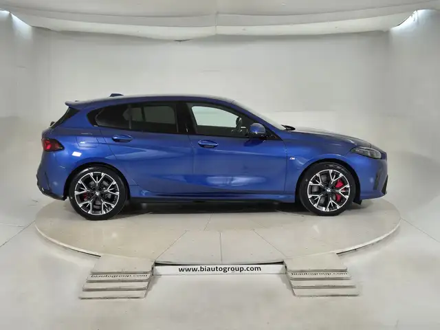 BMW 1 Series view 6
