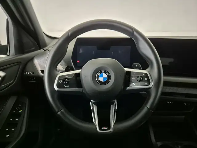 BMW 1 Series view 10