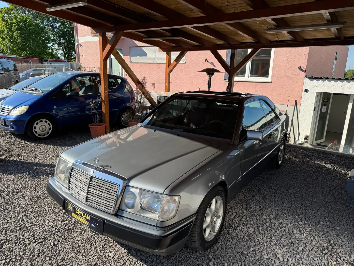 Mercedes-Benz CE 230 CE 230 (124.043) Oldtimer mit H-Kennzeichen - 2