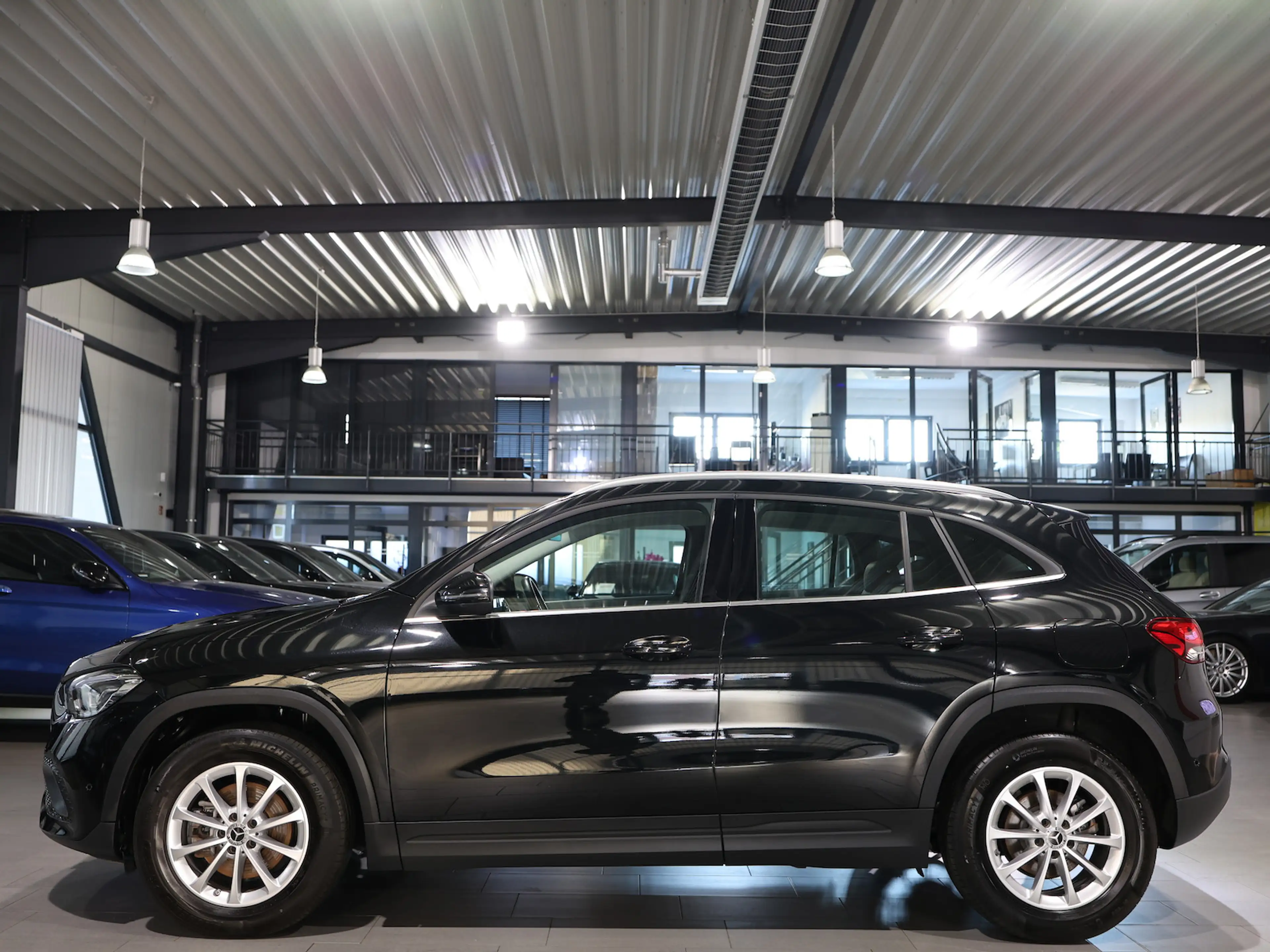 Mercedes-Benz GLA 180 d STYLE BUSINESS ADVANCED PANORAMA / LED — photo 7