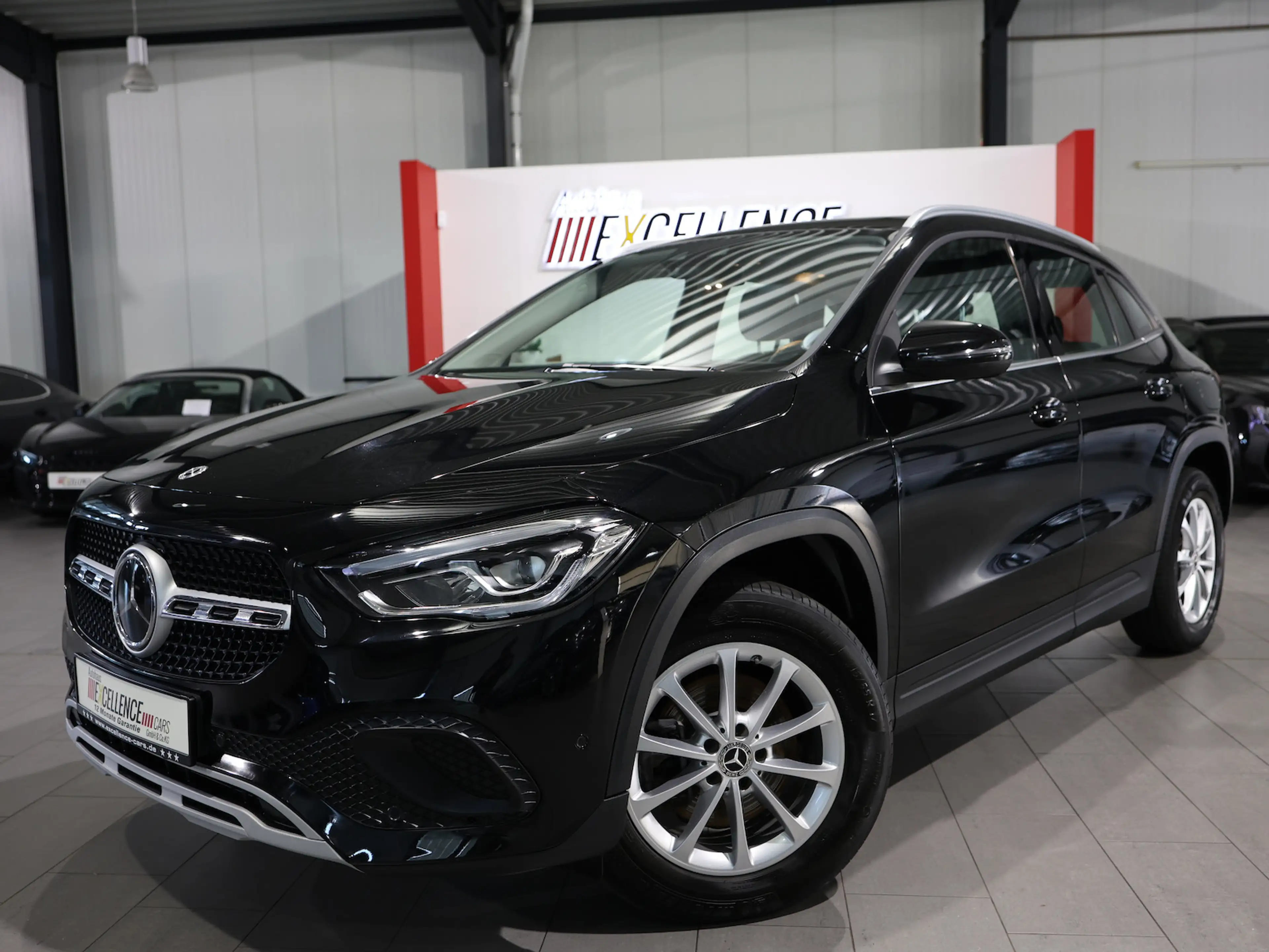 Mercedes-Benz GLA 180 d STYLE BUSINESS ADVANCED PANORAMA / LED — photo 4