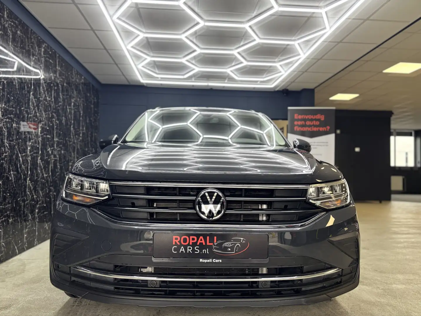 Volkswagen Tiguan 1.4 TSI eHybrid Business+ virtual Grijs - 2