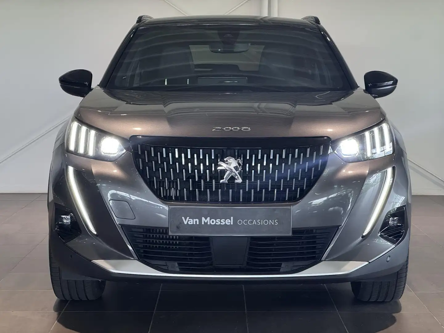 Peugeot 2008 1.2 PureTech GT Grau - 2