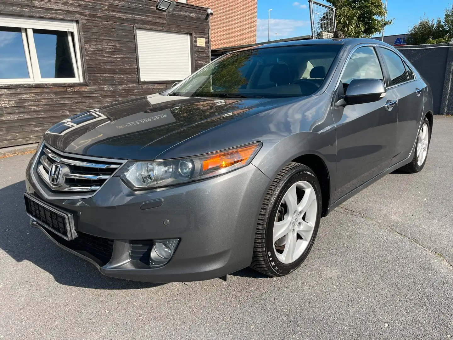 Honda Accord Lim. 2.4 Executive 97TKM*AUTO*KLIMA*XENON Grau - 1