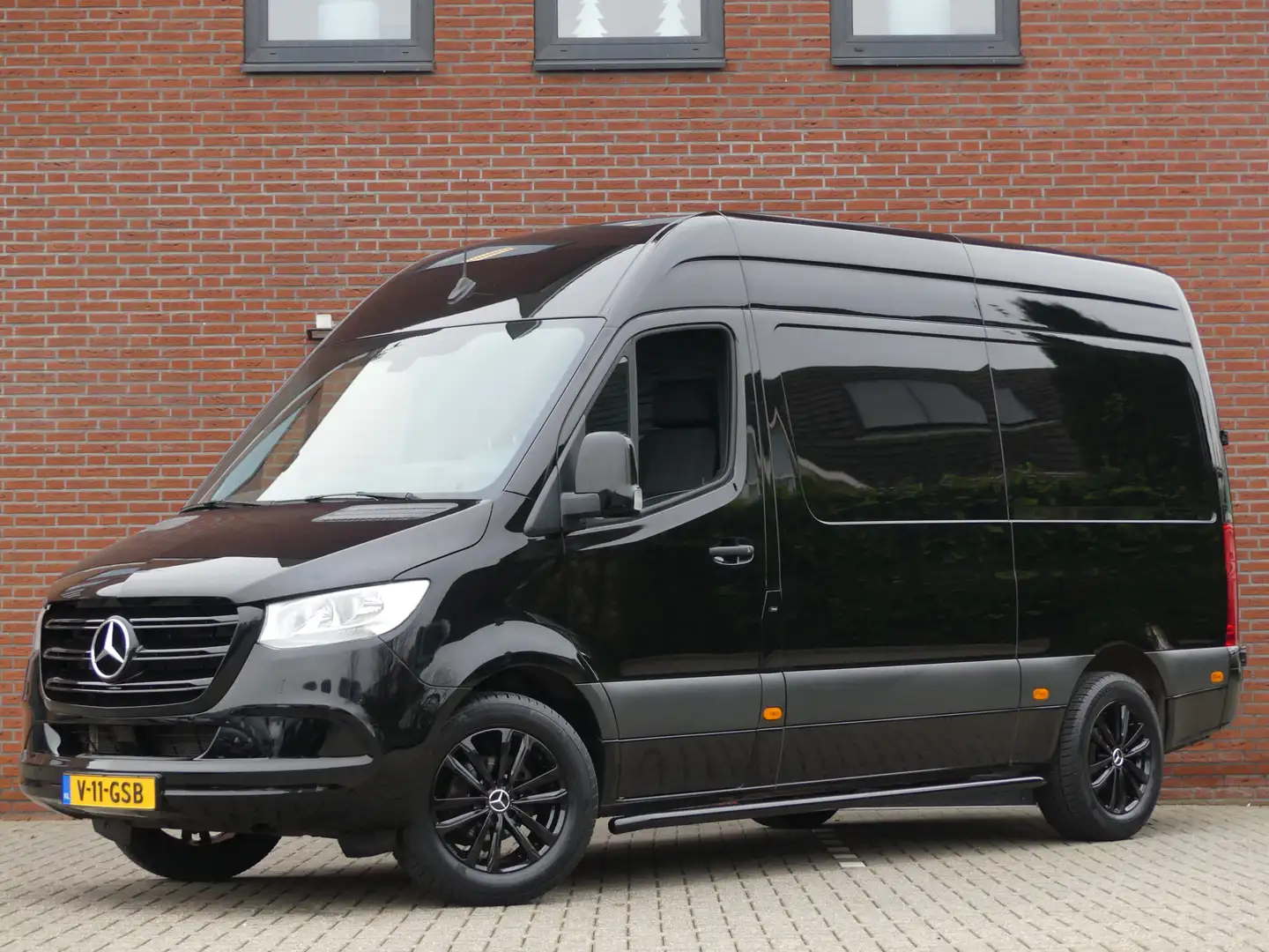 Mercedes-Benz Sprinter 317 CDI L2H2 Camera/Navigatie/Cruise control Black - 1