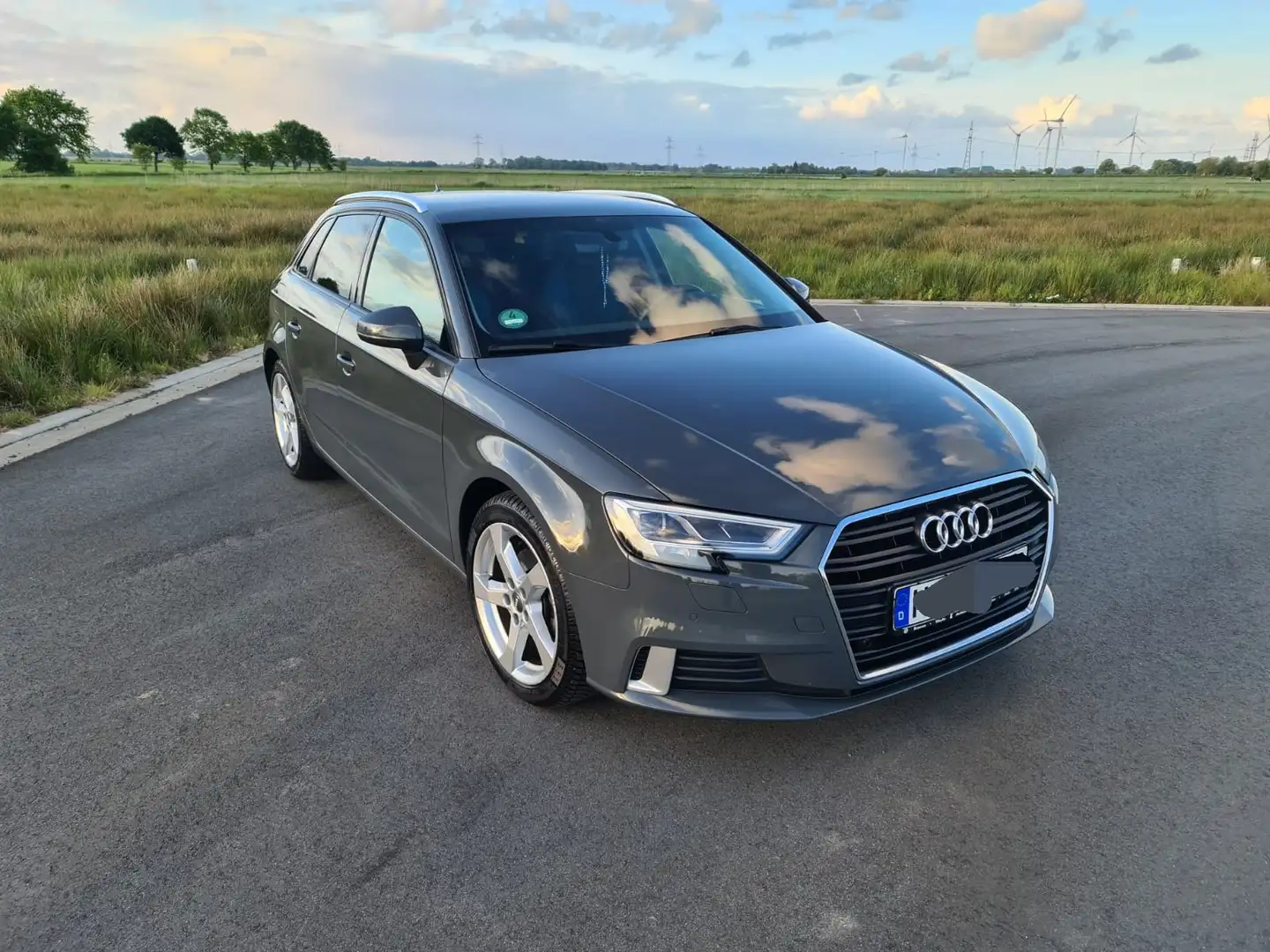 Audi A3 1.0 TSFI S tronic Sportback Grau - 1
