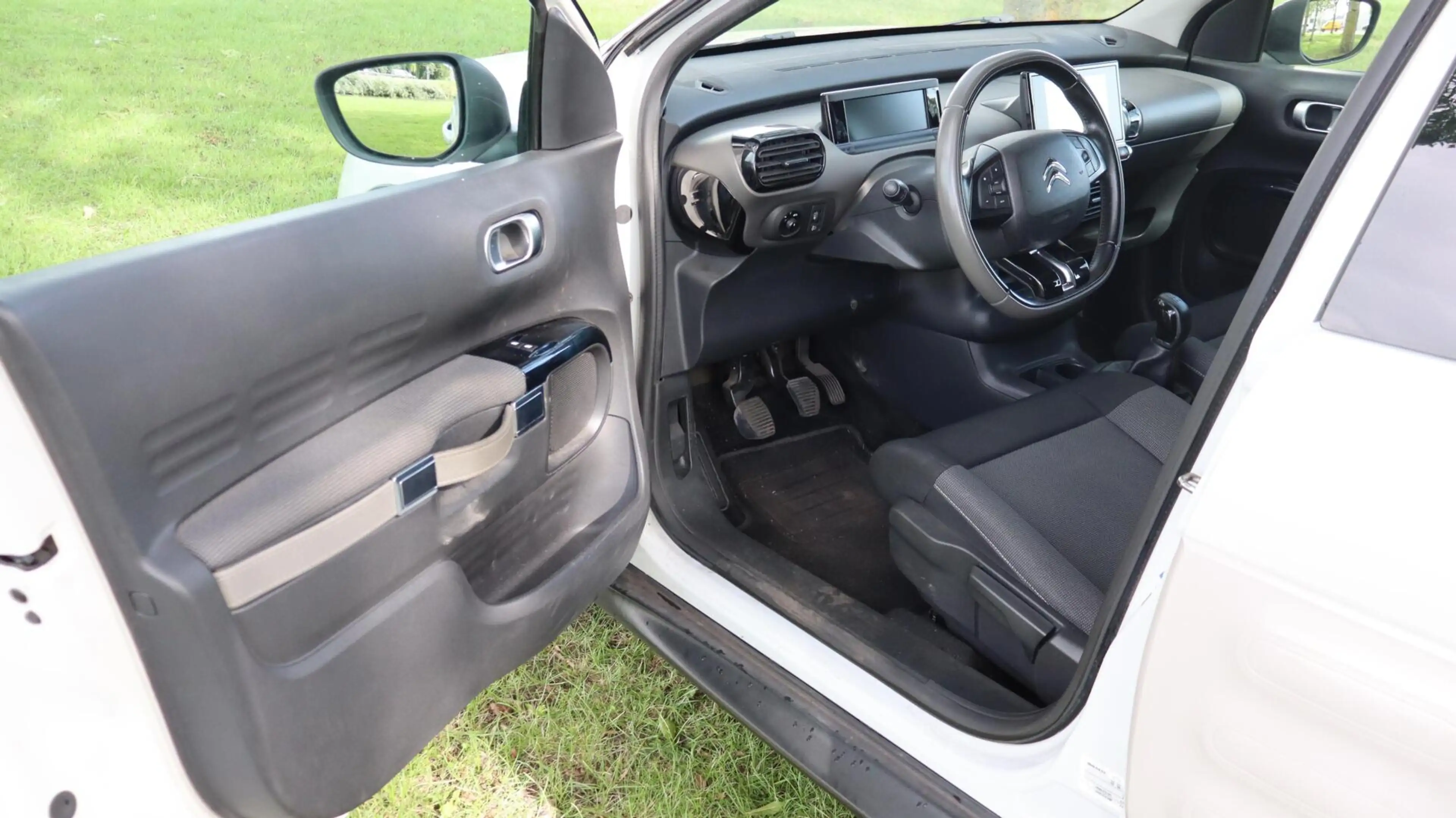 Citroen C4 Cactus 1.2 PureTech Business — photo 10