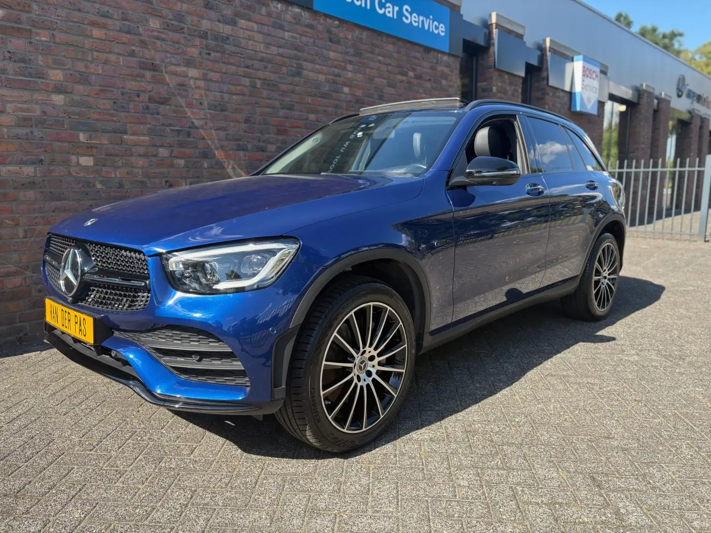Mercedes-Benz GLC 300 300e 4MATIC Business Solution AMG|Panoramadak|Burm Blu/Azzurro - 1
